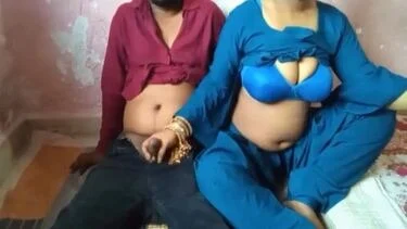 Bhabhi Sex Desi sex: A Punjabi auntie brings happiness to her servant