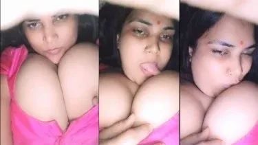 Bhabhi Sex Large-breasted, lustful woman displaying her boobs
