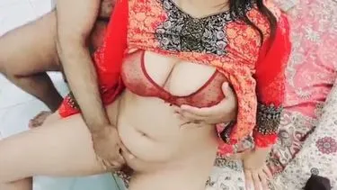 Porn Desi Mms Gorgeous desi maid with a mature, plump build