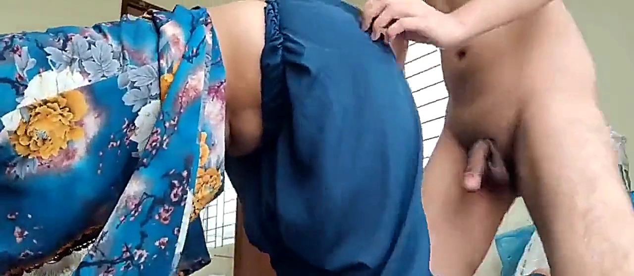 A Desi girl and her partner record the first Indian xxx MMS.